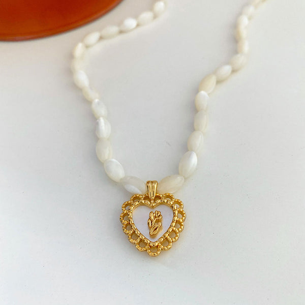 Chic Handcrafted Heart Rose Pearl Necklace